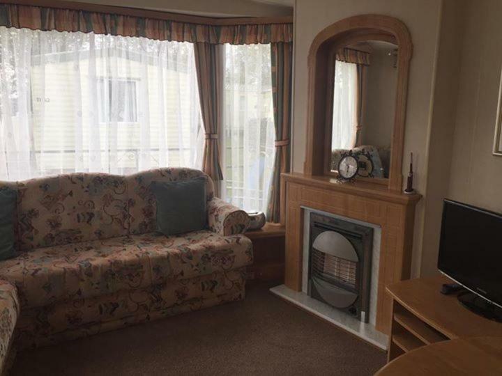 8 Berth Caravan Tp49 On The Golden Palm Chapel St Leonards Skegness Exterior foto